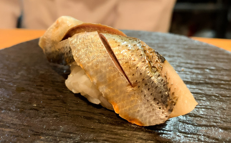 小肌の握り - まさる 大阪 鮨